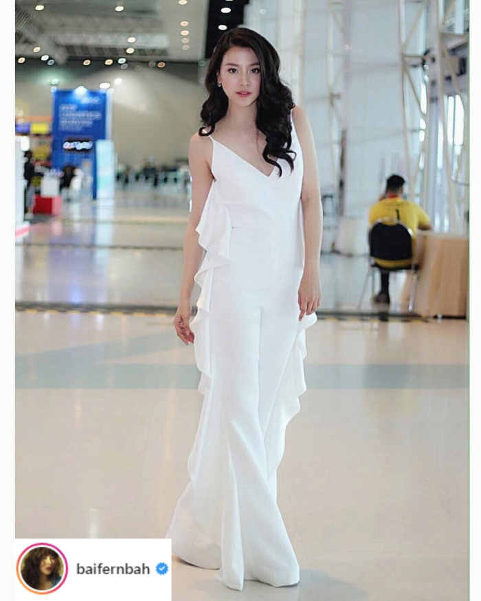 Bí quyết mặc đẹp cho dáng người thanh mảnh từ nữ chính Friend zone