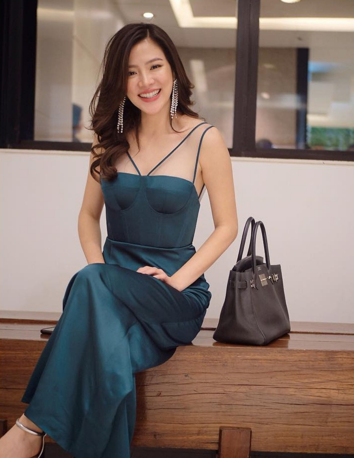 Bí quyết mặc đẹp cho dáng người thanh mảnh từ nữ chính Friend zone