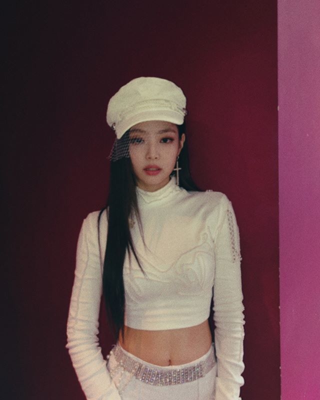 Trừ kiểu tóc bạch kim, Jennie (BLACKPINK) luôn xử đẹp những kiểu tóc