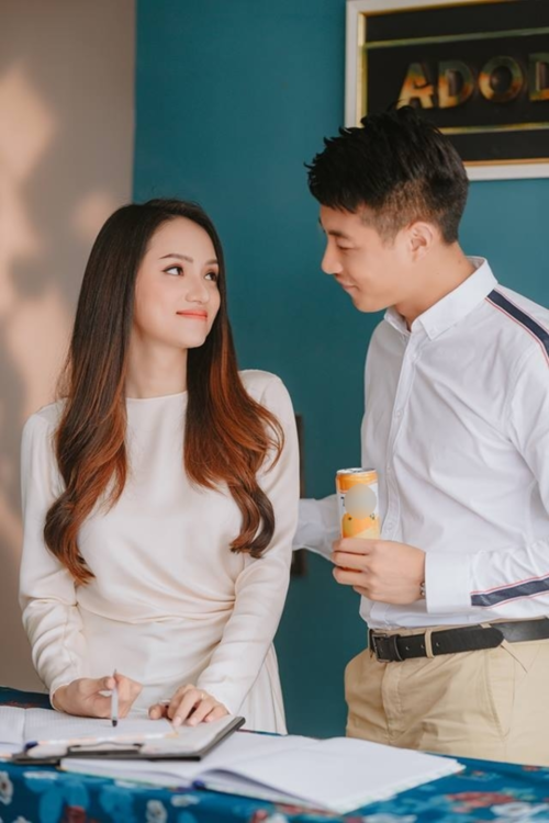 Bóc giá set đồ rẻ mà đẹp xuất sắc của Hương Giang trong MV mới