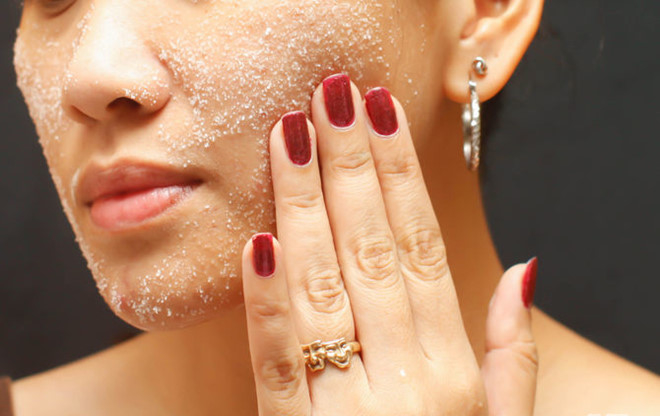 Chăm skincare tới mấy mà da vẫn nổi mụn thì có thể do bạn mắc 5 lỗi