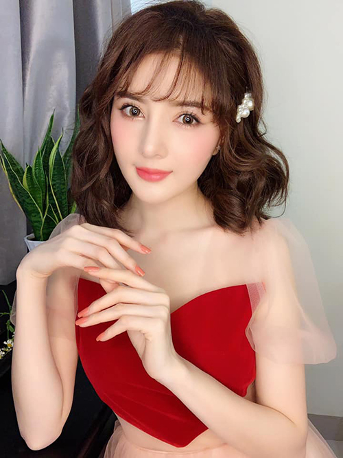 Học loạt sao Việt cách diện kẹp tóc ngọc trai