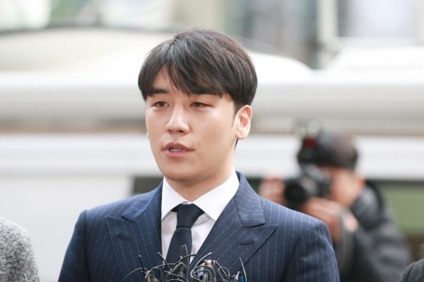 Choi Jong Hoon bình thản đến đáng sợ, Seungri phủ nhận mọi cáo buộc