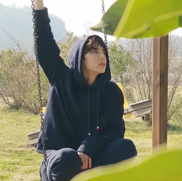 Ảnh hot sao Hàn: Tae Yeon son môi căng mọng nhìn muốn cắn