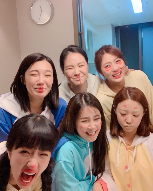 Ảnh hot sao Hàn: Tae Yeon son môi căng mọng nhìn muốn cắn