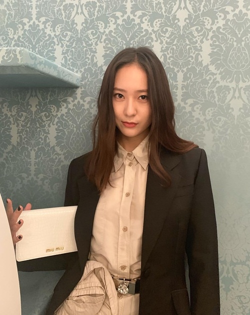 Ảnh hot sao Hàn: Tae Yeon son môi căng mọng nhìn muốn cắn