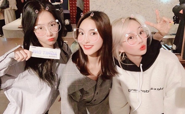 Ảnh hot sao Hàn: Tae Yeon son môi căng mọng nhìn muốn cắn