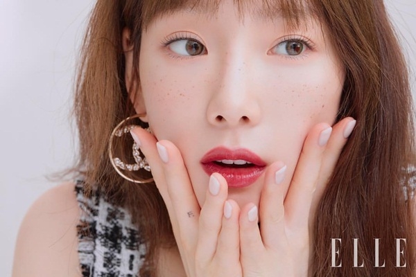 Ảnh hot sao Hàn: Tae Yeon son môi căng mọng nhìn muốn cắn