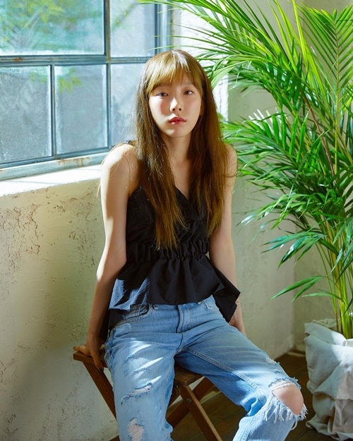 Ảnh hot sao Hàn: Tae Yeon son môi căng mọng nhìn muốn cắn