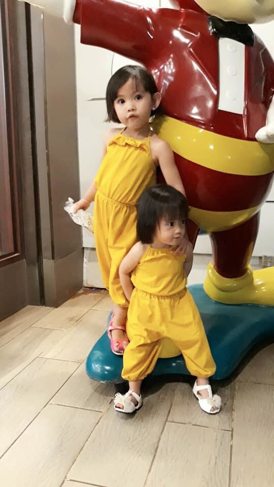 Cô bé với nụ cười răng sún khiến CĐM chao đảo, đòi đặt gạch con dâu