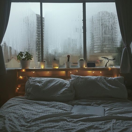 Cô gái nào cũng muốn có người đợi mình
