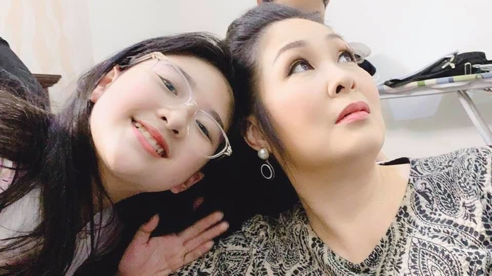 Công chúa út nhà NS Hồng Vân được khen đẹp như Việt Trinh, Diễm Hương