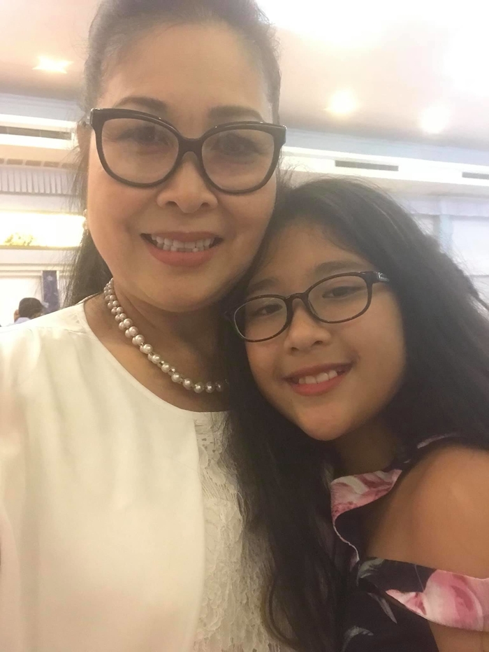 Công chúa út nhà NS Hồng Vân được khen đẹp như Việt Trinh, Diễm Hương