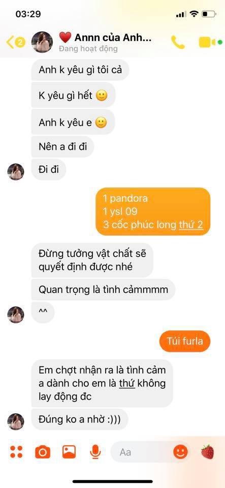 Tặng quà cho bạn gái thực dụng anh chàng còn đi khoe khắp thế gian