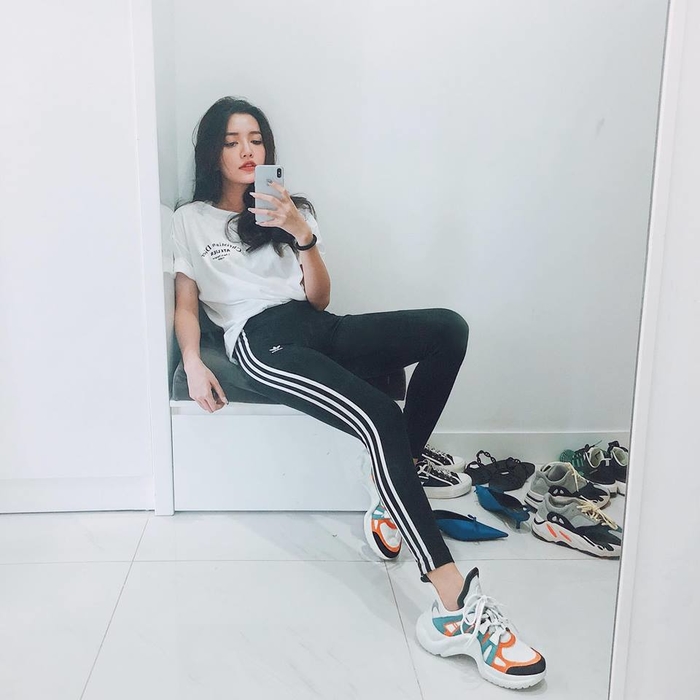 Đâu chỉ đẹp xuất thần với đồ bó, saoVbiz đẹp khi diện đồ thể thao