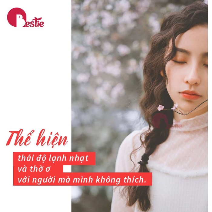 Dấu hiệu của những người sống thiếu thốn tình cảm