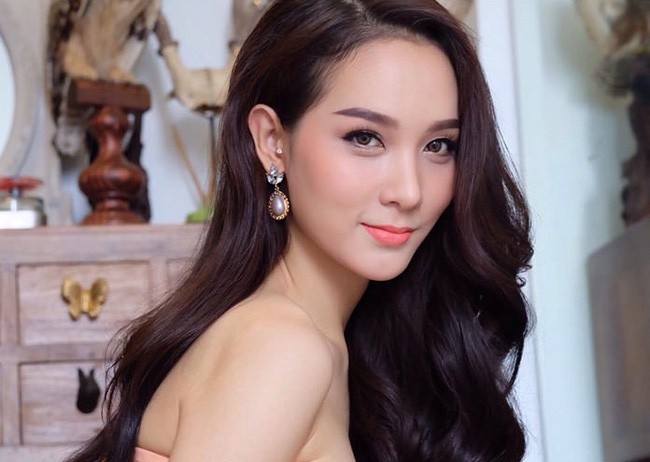 Đọ mặt mộc của mỹ nhân chuyển giới Thái Lan: Nong Poy vẫn xứng danh
