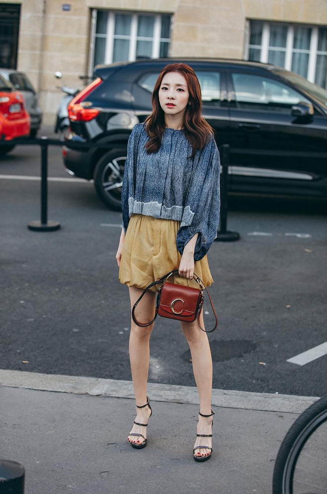 Đọ sắc tại Paris: Jessica - Dara mỗi người một phong cách nhưng vẫn đ