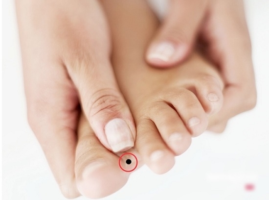 Đoán vận mệnh, tình duyên mỗi người qua vị trí nốt ruồi ở bàn chân