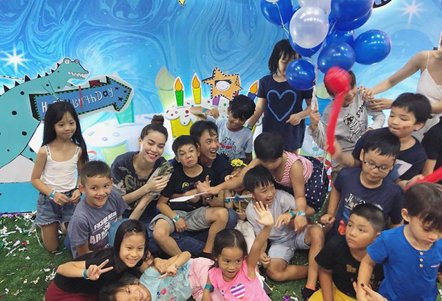Dù ly hôn nhưng sao Việt vẫn vì con mà hòa thuận với người cũ