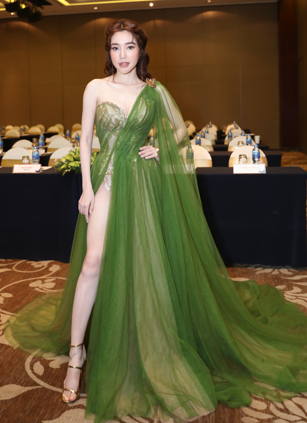 Top sao mặc đẹp - xấu: Thầy trò Hương Giang cùng lên ngôi mặc đẹp