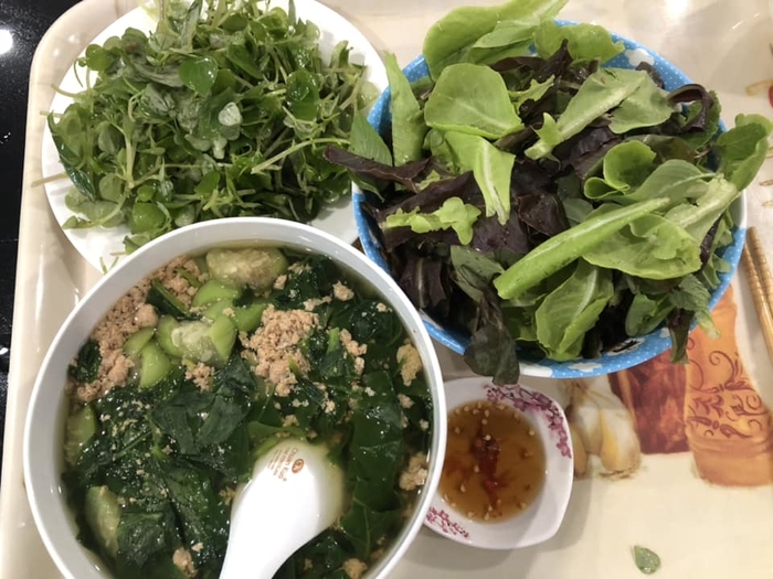Giàu “nứt vách” nhưng sao Việt lại kết những món ăn rẻ mà ngon