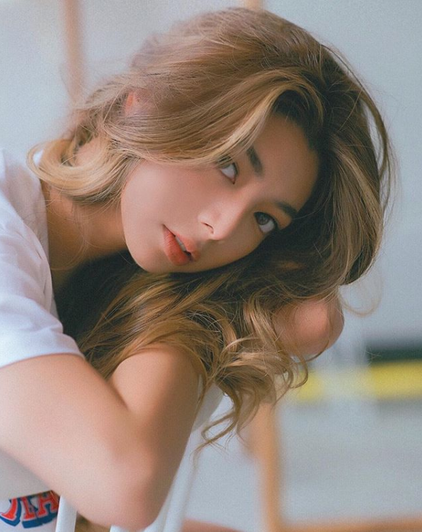 Hậu duệ của những nữ hoàng ảnh lịch đình đám một thời