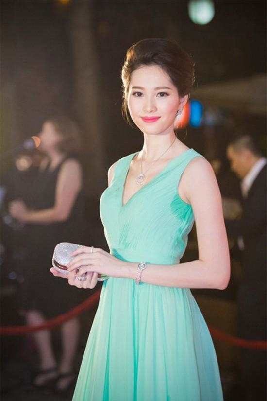 Hè đang tới cũng là lúc ác mộng ngày hè mang tên mồ hôi cánh chuẩn b
