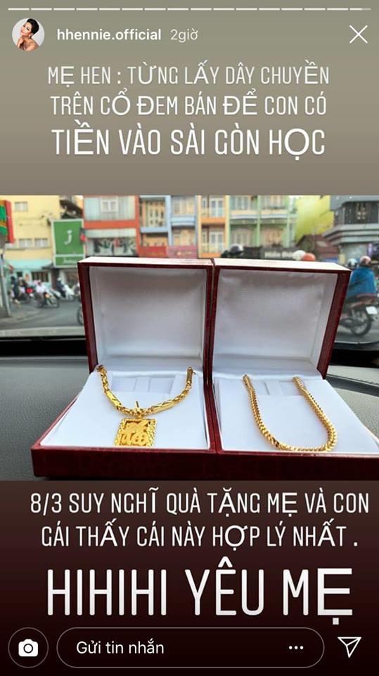 H'Hen Niê bất ngờ mua tặng mẹ dây chuyền và câu chuyện đầy ý nghĩa