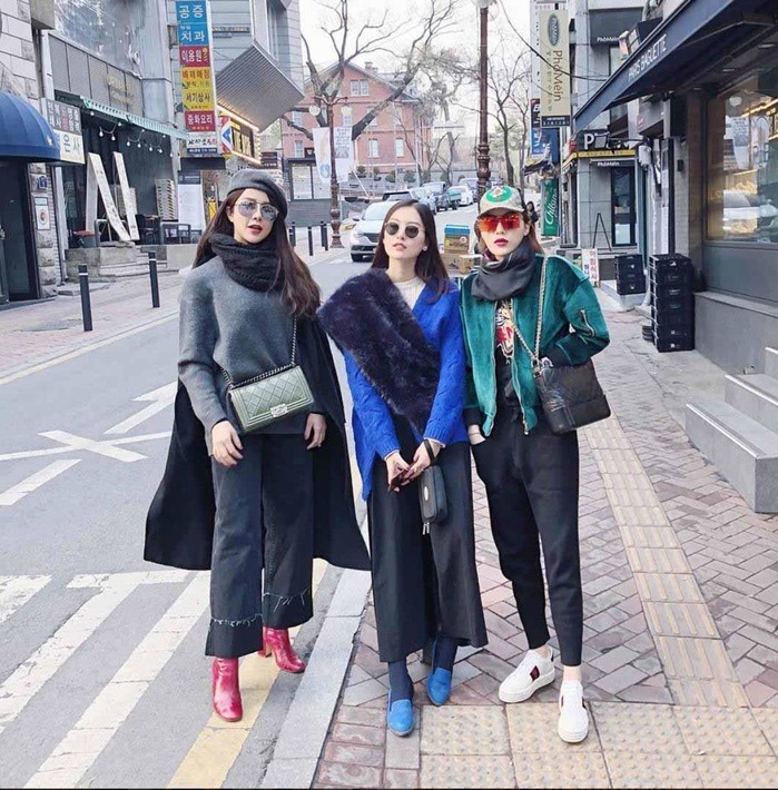 Vbiz có một hội chị em bạn dì không ồn ào, không drama