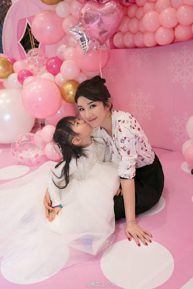 Huỳnh Dịch: Từ ngọc nữ màn ảnh tụt dốc thành người đàn bà hư hỏng