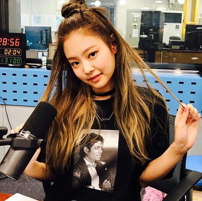 Trừ kiểu tóc bạch kim, Jennie (BLACKPINK) luôn xử đẹp những kiểu tóc