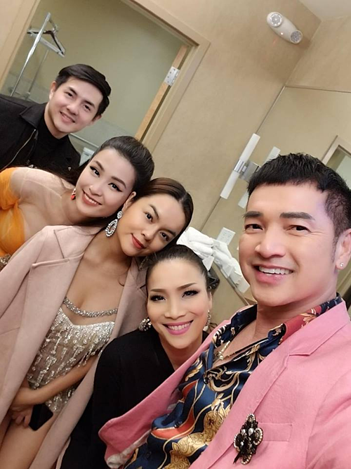 Kỳ Duyên - Minh Triệu tay đan tay, Hà Hồ - Kim Lý chụp ảnh cưới