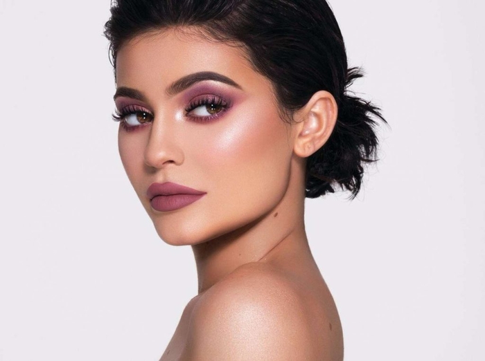 Kylie Jenner- nữ tỷ phú tự thân trẻ nhất mọi thời đại