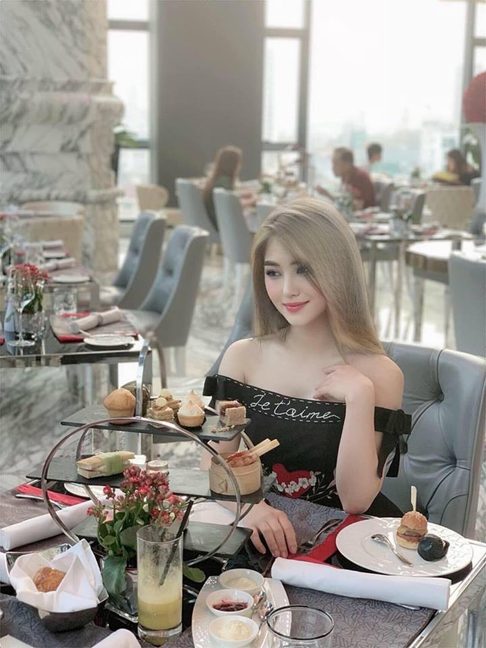 Lương Bằng Quang như “trai đẹp bị trục xuất”, Phạm Hương tái xuất