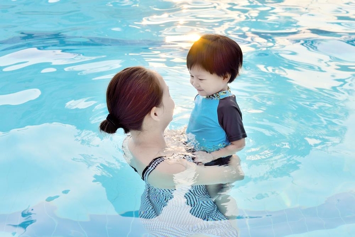 Nắng nóng oi bức khiến trẻ dễ bị bệnh, bác sĩ mách ngay cách đề phòng