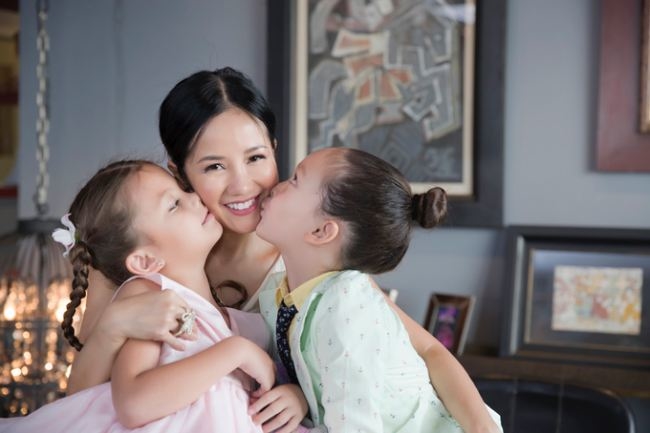 Học hỏi cách dạy con của sao Việt: Giúp con nên người từ điều nhỏ nhất