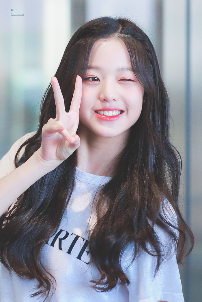 Mĩ nhân Kpop thế hệ 10x: Không giống Tzuyu thì cũng có nét của Irene