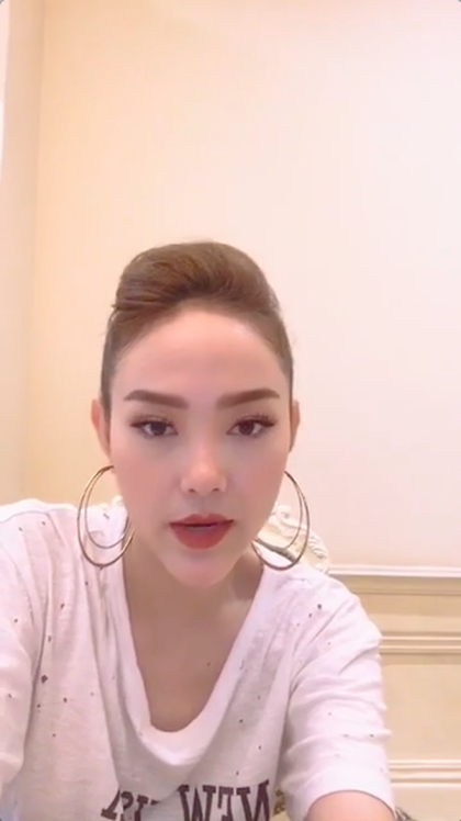 Muốn biết nhan sắc thật của mỹ nhân Việt chỉ cần xem livestream sẽ rõ