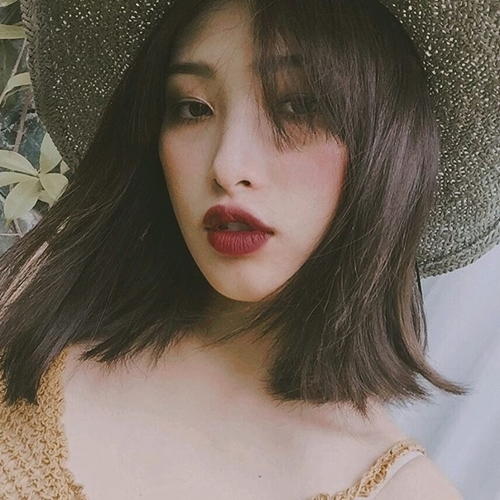 Mỹ nhân Hàn xinh đẹp khi tô son đỏ