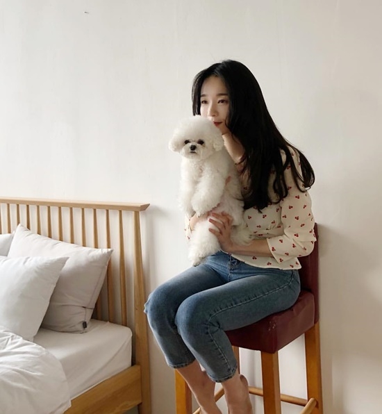 Ảnh hot sao Hàn: Jennie búi tóc natra mà vẫn thần thái
