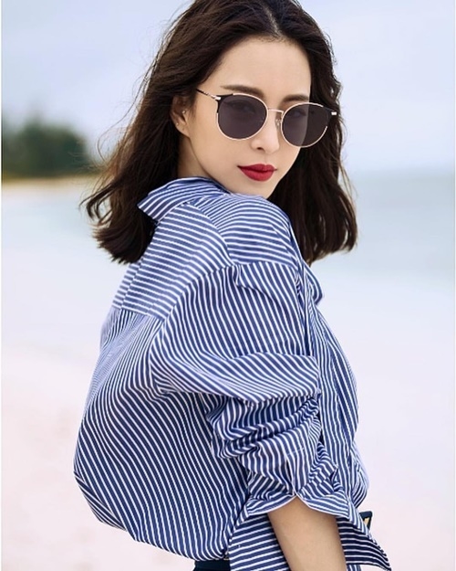 Ảnh hot sao Hàn: Jennie búi tóc natra mà vẫn thần thái