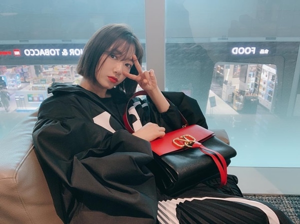 Ảnh hot sao Hàn: Jennie búi tóc natra mà vẫn thần thái