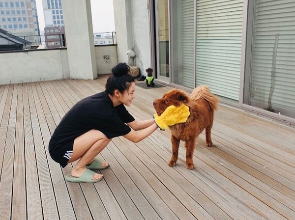 Ảnh hot sao Hàn: Jennie búi tóc natra mà vẫn thần thái