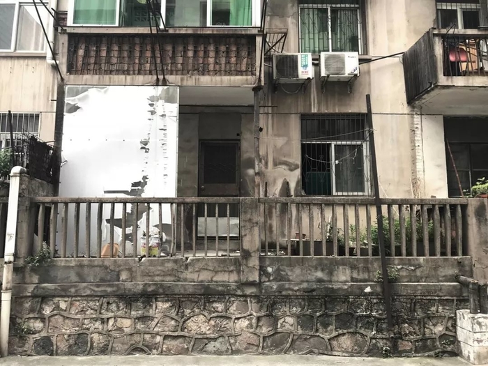 Nhà tập thể cũ được cải tạo thành căn hộ toàn góc sống ảo