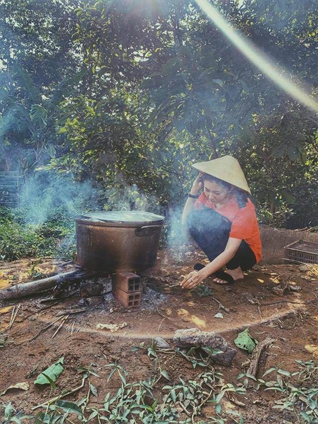 Nhan sắc cực phẩm của “Hân hoa hậu” Thúy Ngân khi trút bỏ son phấn