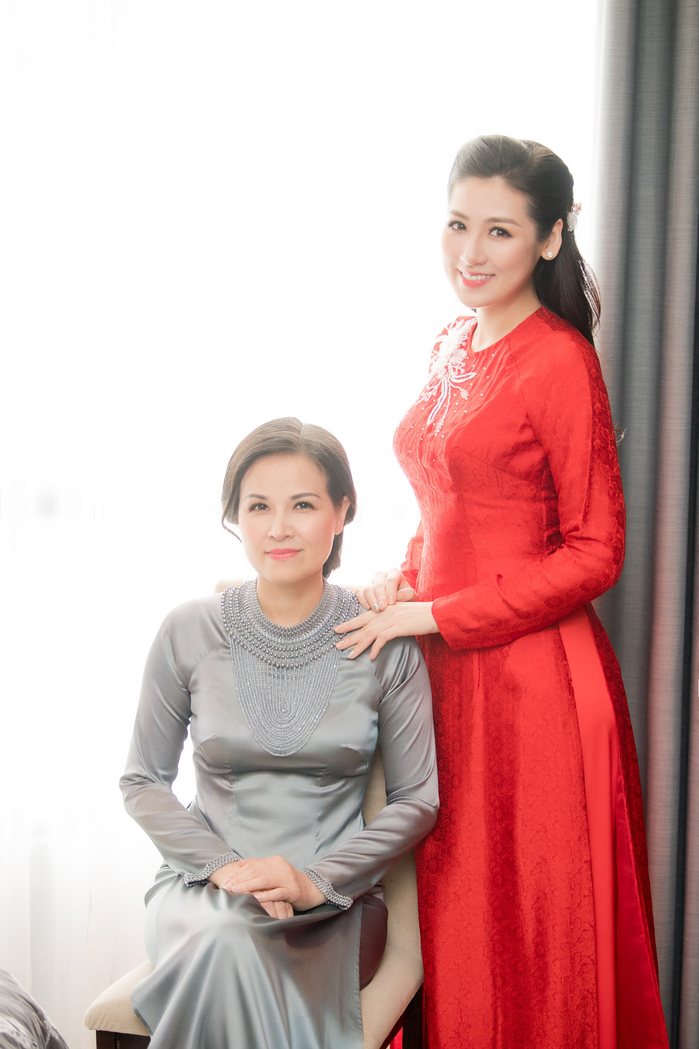 Nhan sắc mẹ sao Việt: Xinh đẹp, quý phái không kém gì con gái