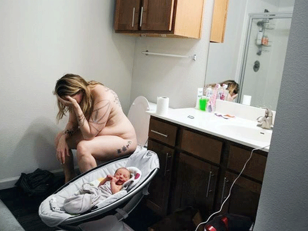 Nhật ký một ngày làm mẹ bỉm sữa: Có những phút giây tôi muốn “từ chức”