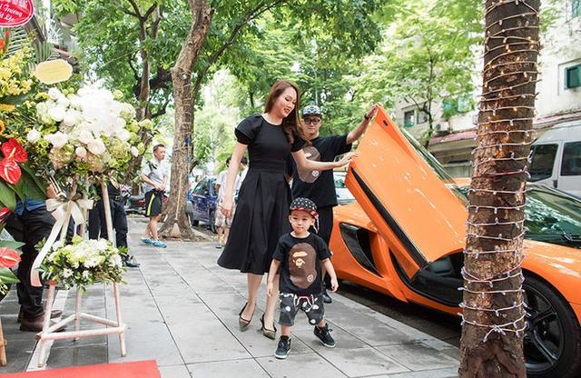 Những nhan sắc miền Tây lấy chồng đại gia: Hạnh phúc, giàu sang êm ấm