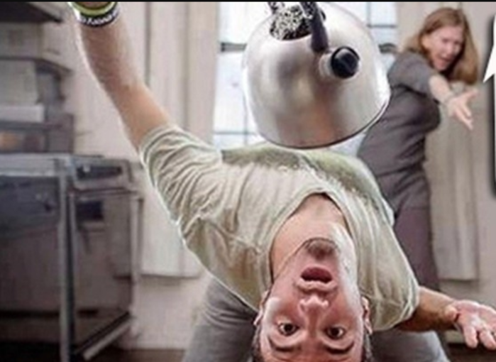 Những pha tự vệ mà con gái cần phải biết khi gặp yêu râu xanh nơi công